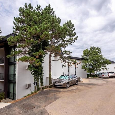 Paviljoni Omorika Hotel Crikvenica Kültér fotó